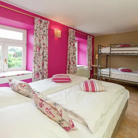 Spacious Holiday In Faymonville Near Ski Lift בית נופש וואימס